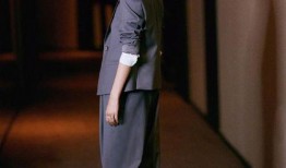 娱乐吃瓜酱霸道总裁衬衫,娱乐吃瓜酱的时尚解码